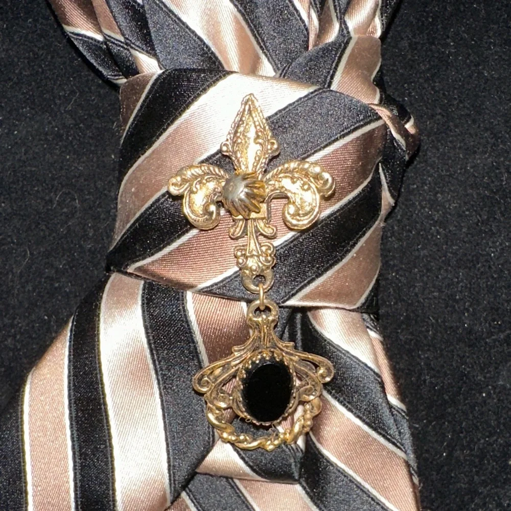 Elegant Striped Pendant  silk tie Necklace